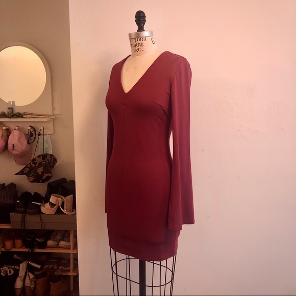 Bell Sleeve Fitted Burgundy Dress - Picture 2 of 4